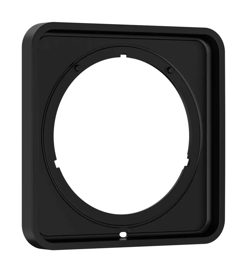 Schwarze Verlängerungsrosette mit runder Aussparung, passend für Hansgrohe Produkte. Die Roßette hat eine flache Bauform und ist für Wandmontage geeignet.